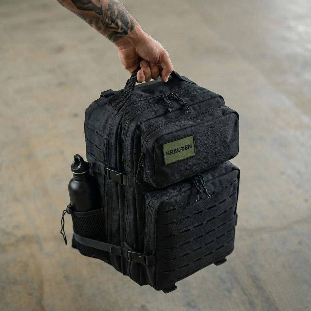 Modelo negro — laser-cut MOLLE
